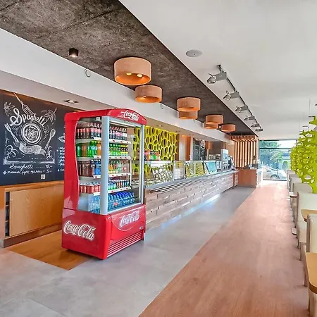 Awesome In With Kitchen Hébergement de vacances *